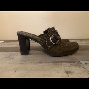 Liz Claiborne Flex Suede Heels